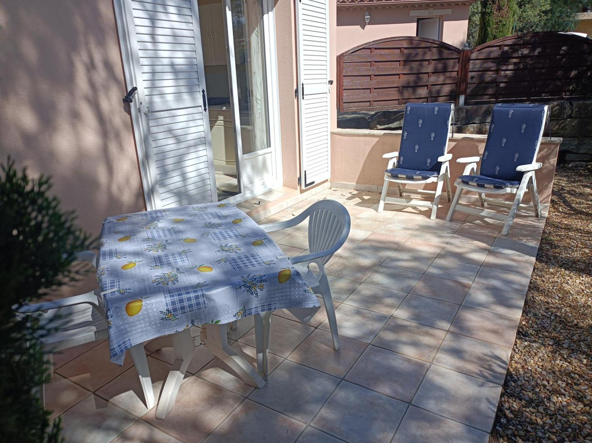 Anduze Gite Les Pins Au "Petit Clos Des Cigales" Massillargues-Attuech المظهر الخارجي الصورة